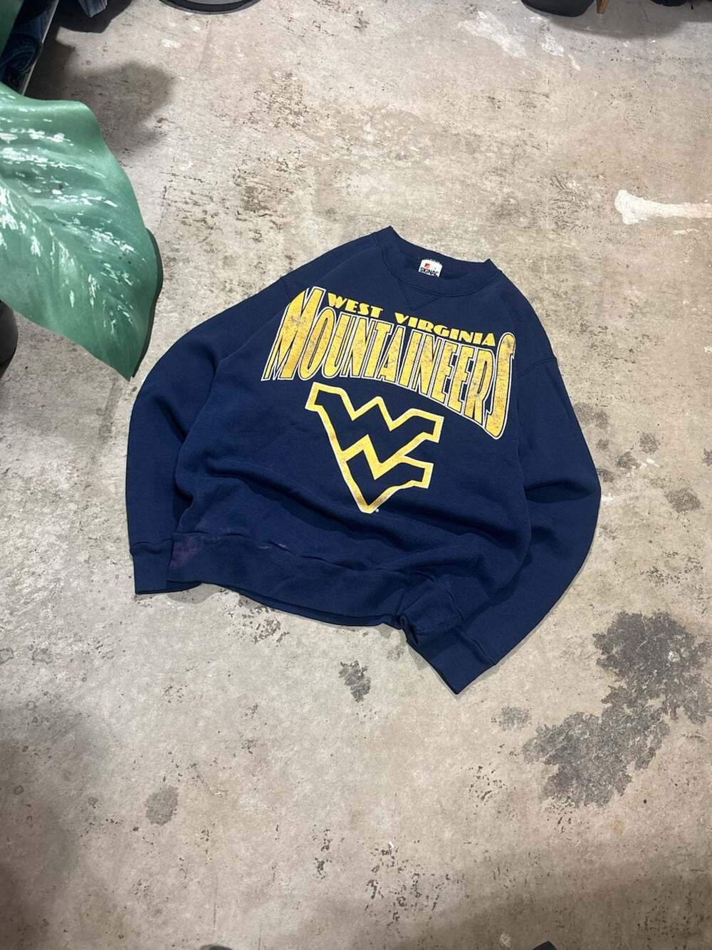 Vintage 90s Signal Mega-Fleece West Virginia Mountaineers Crewneck Sweatshirt